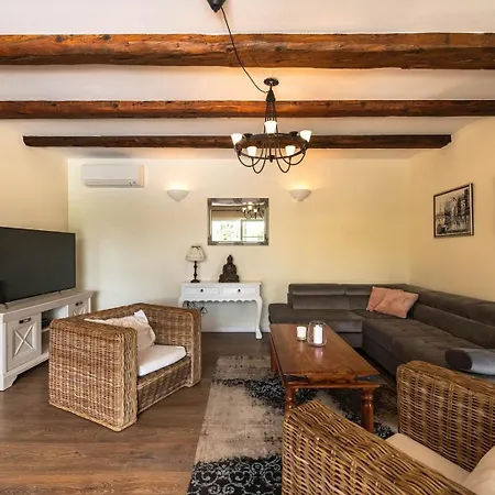 וילה Luxury With A Swimming Pool Rakalj, Marcana - 26929 *